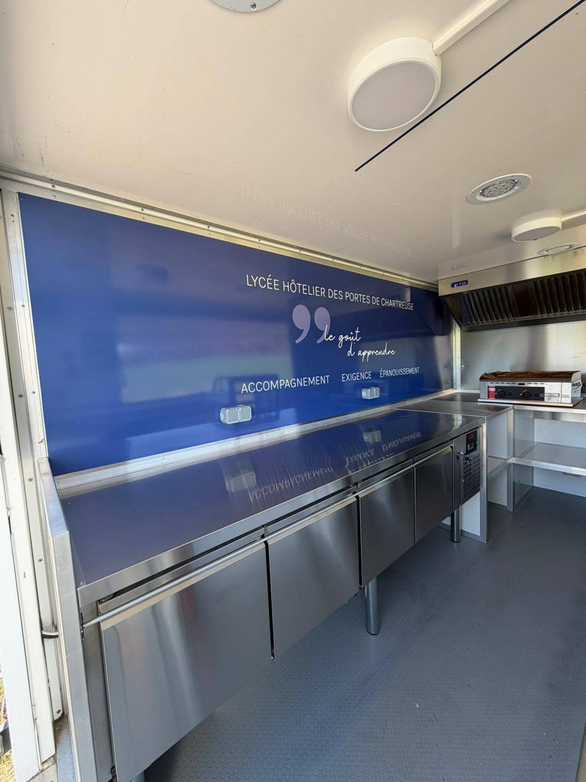 Food truck Lycée Chartreuse - équipements professionnels