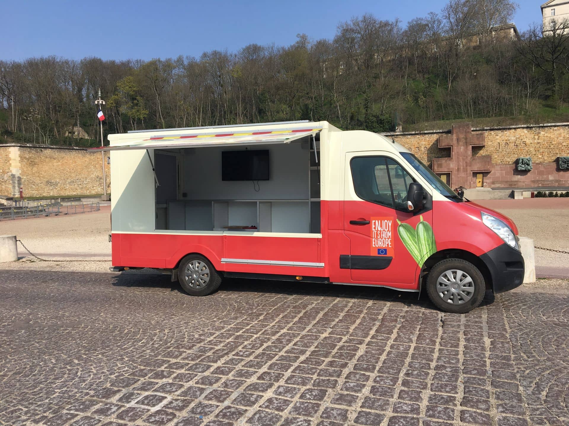 Camion European Fraîch’ Fantasy avec ouverture latérale déployée