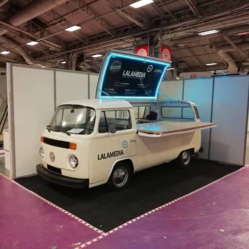 Combi VW Lalamedia - salon professionnel avec éclairage LED