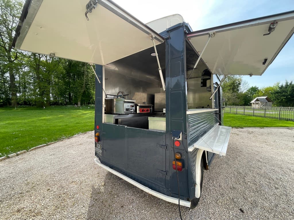 Citroën HY en situation lors d'un événement professionnel