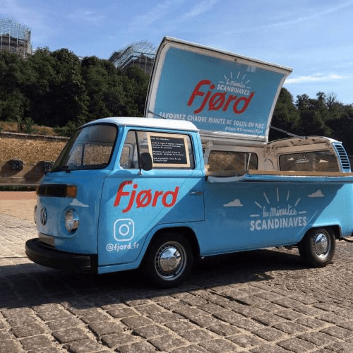Combi VW - road show branding marque