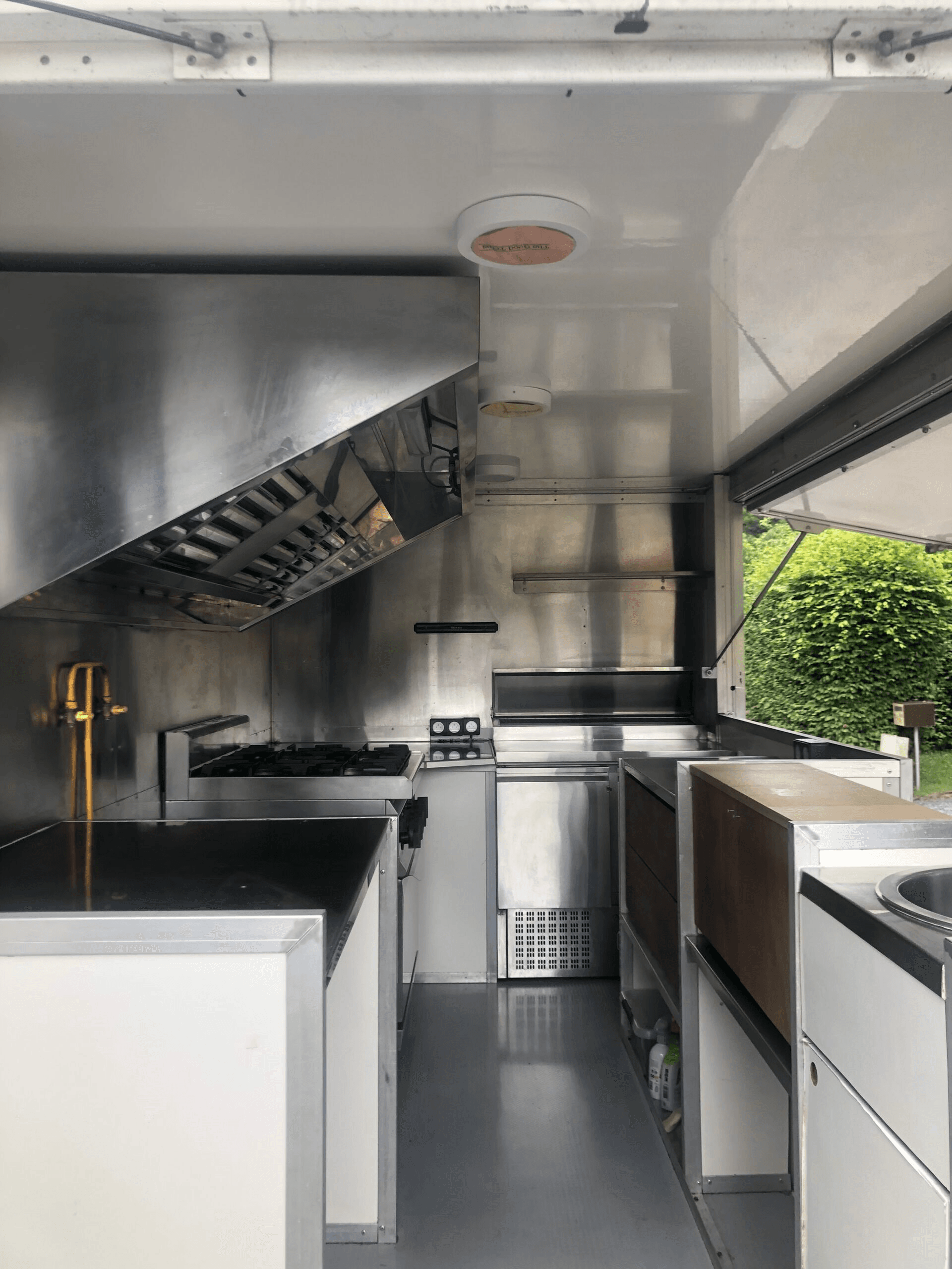 FOOD TRUCK RENAULT MASTER VASP – CLÉ EN MAIN – PRÊT À EXPLOITER