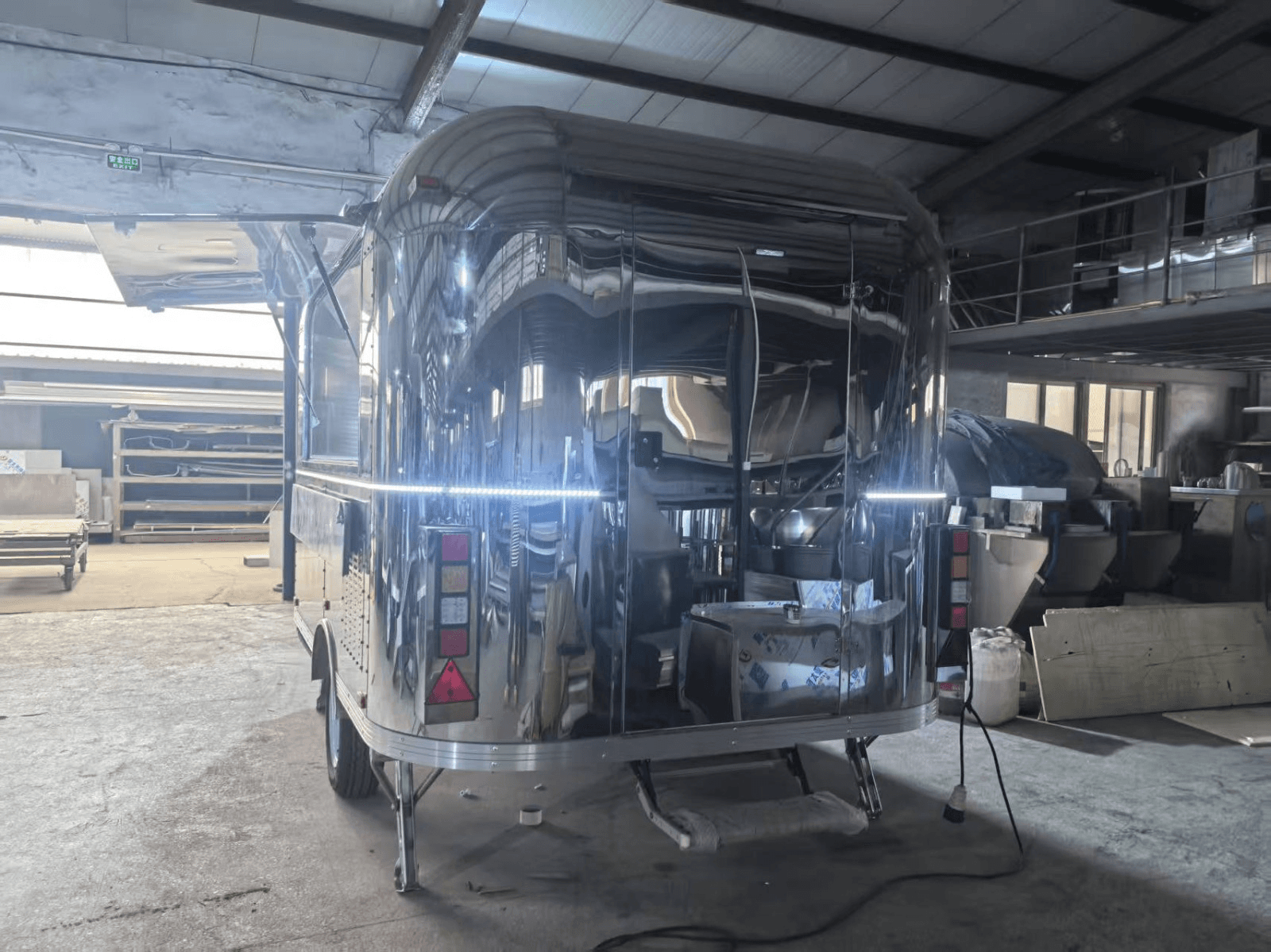 Food Truck inox remorque équipée – non homologuée – importée