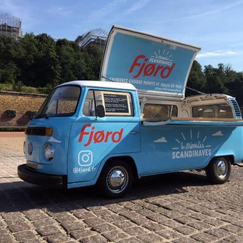 Combi Volkswagen en roadshow - activation de marque événementielle